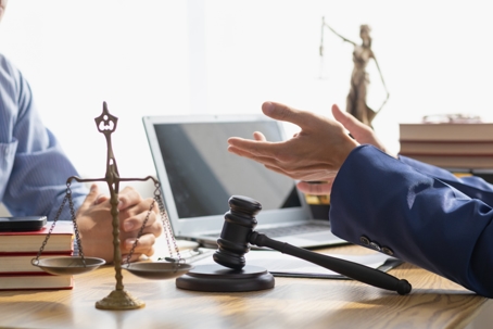 client talking with a lawyer